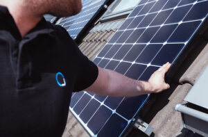 Zorg ervoor dat uw thuisbatterijen & zonnepanelen veilig zijn met een keuring van Keuringsplatform. Vraag uw keuring nu aan.